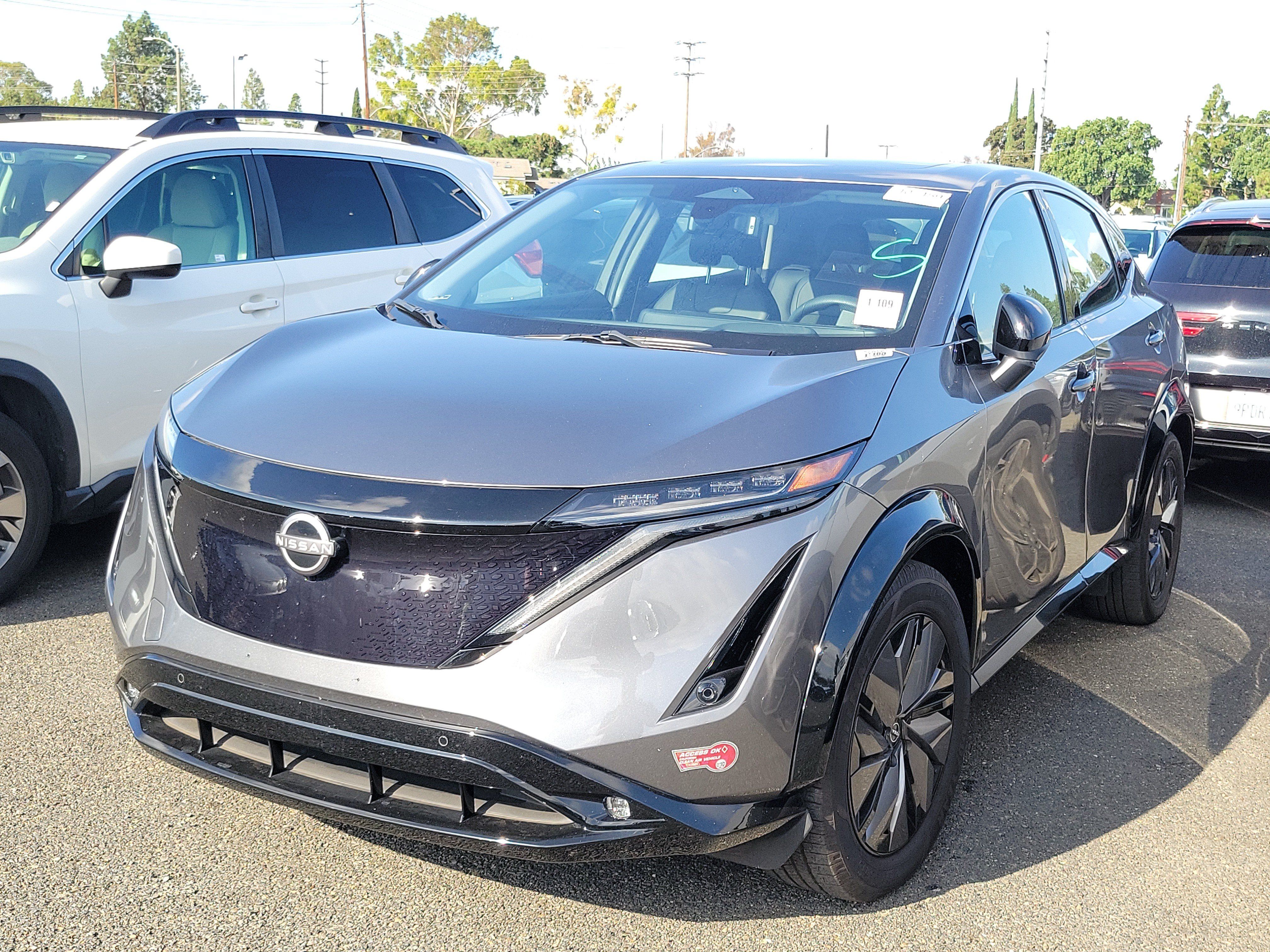 Used 2024 Nissan Ariya FWD image 1