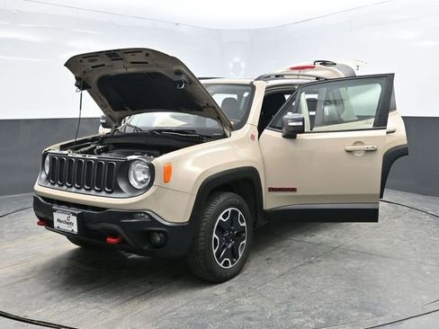 Used 2016 Jeep Renegade Trailhawk image 34