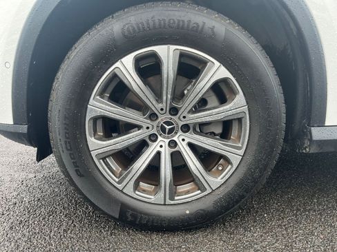 Used 2024 Mercedes-Benz GLC 300 image 31