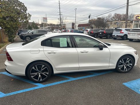 Certified 2025 Volvo S60 B5 Core image 8