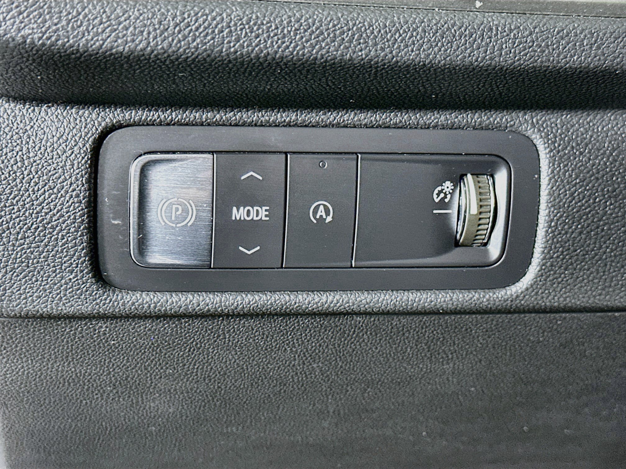Used 2025 Chevrolet Traverse LT FWD image 17