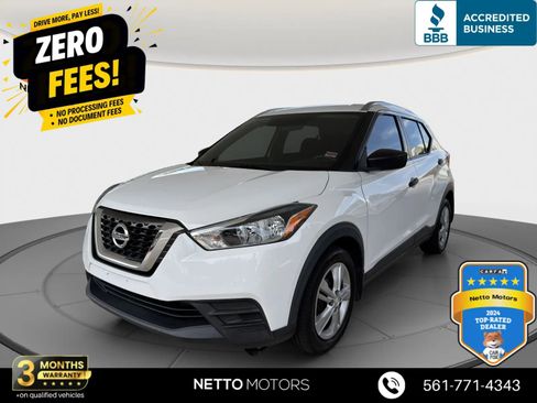 Used 2019 Nissan Kicks S FWD image 1