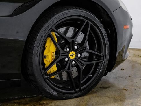 Used 2015 Ferrari California T RWD image 61
