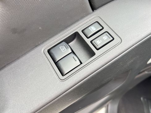 Used 2024 Nissan Frontier S w/ Technology Package image 20