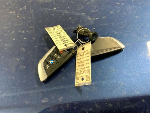 Certified 2023 BMW 530e xDrive w/ Premium Package image 14