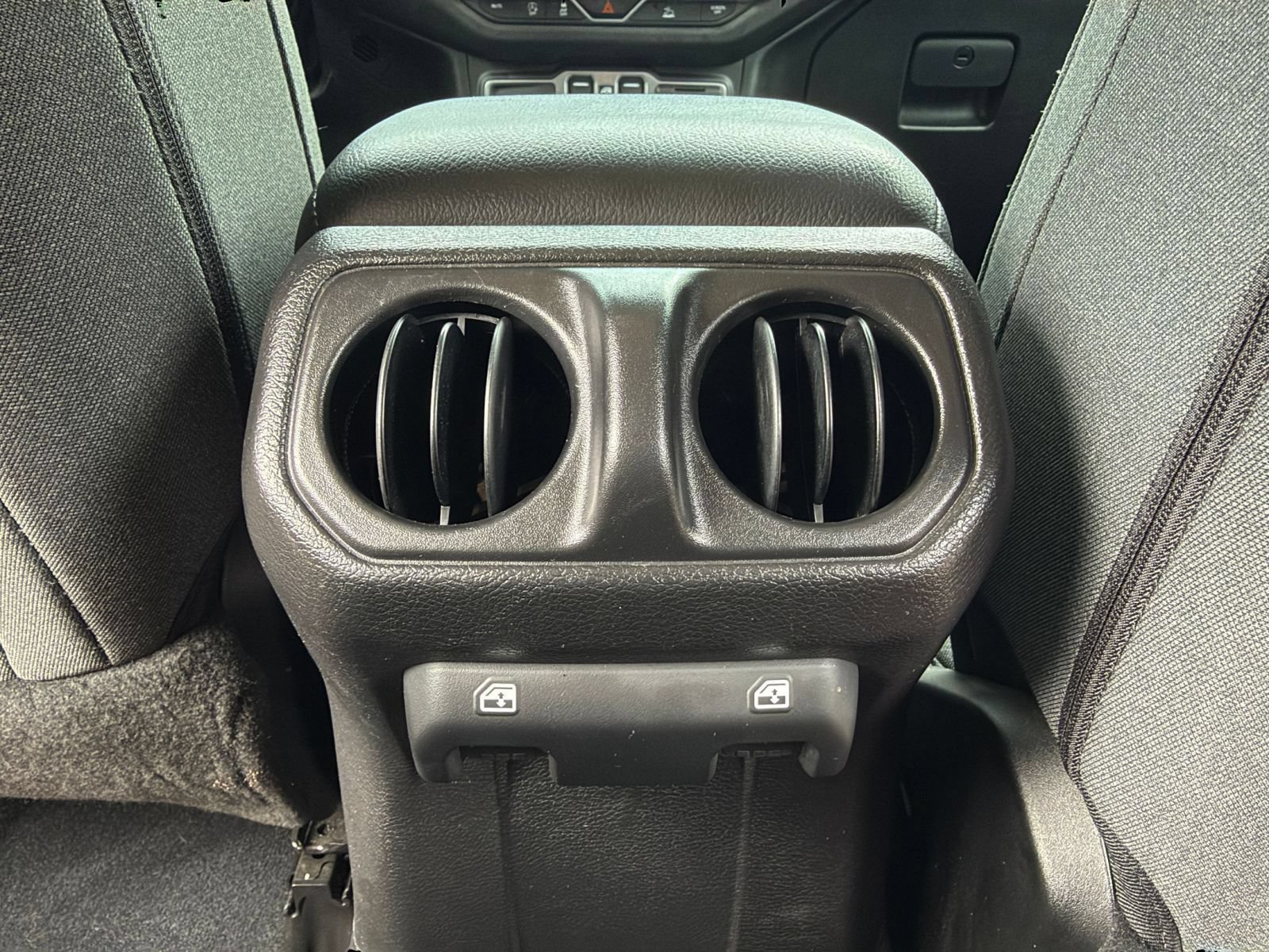 Used 2025 Jeep Wrangler Unlimited Sport AWD/4WD image 21