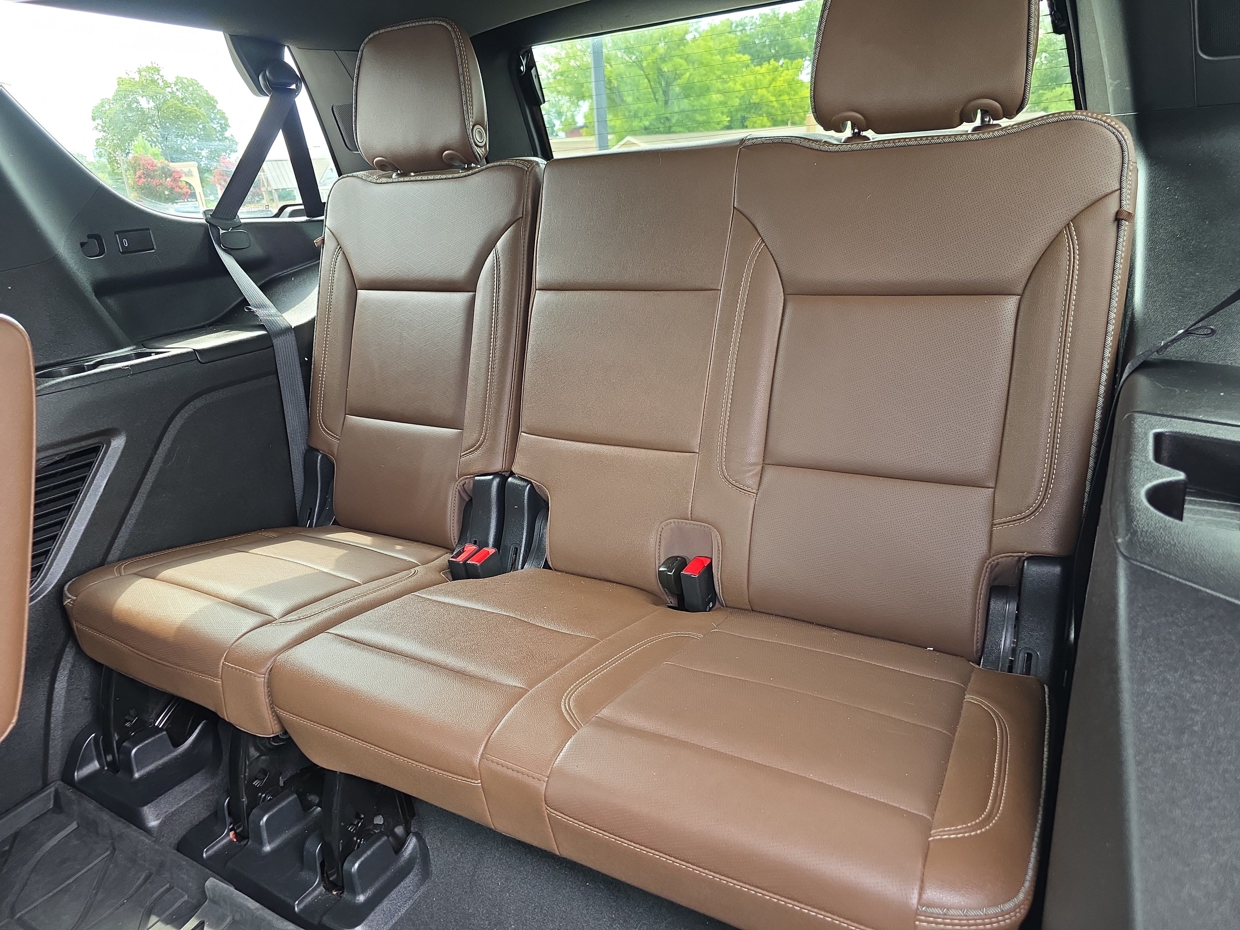 Used 2023 Chevrolet Tahoe High Country AWD/4WD image 12