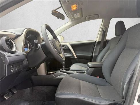 Used 2014 Toyota RAV4 LE FWD image 11