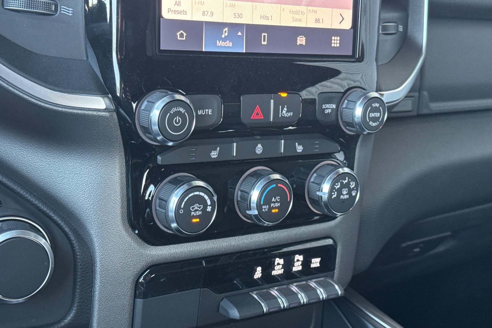 New 2027 RAM 1500 4x4 Crew Cab image 18