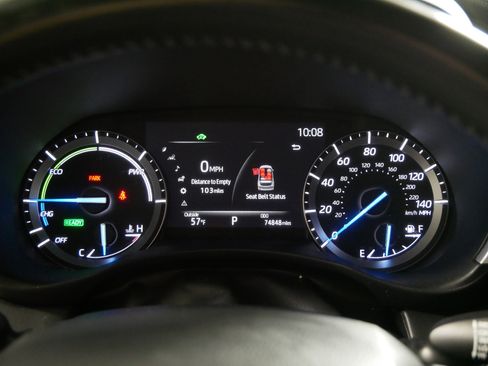 Used 2020 Toyota Highlander XLE image 21