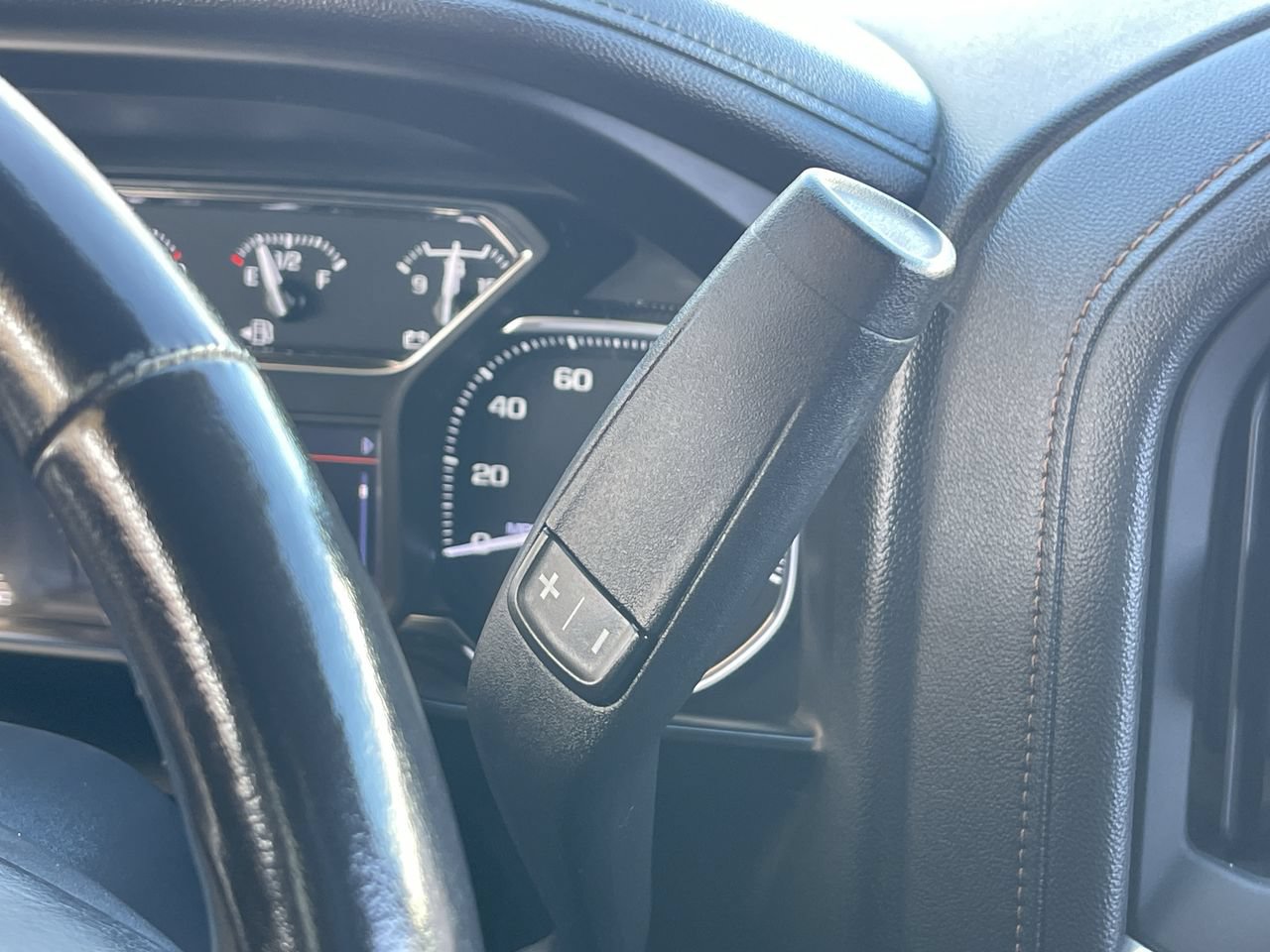 Used 2021 GMC Sierra 1500 AT4 w/ AT4 Preferred Package AWD/4WD image 16