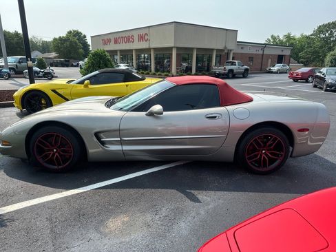 Used 2002 Chevrolet Corvette Convertible w/ Preferred Equipment Group2 image 4