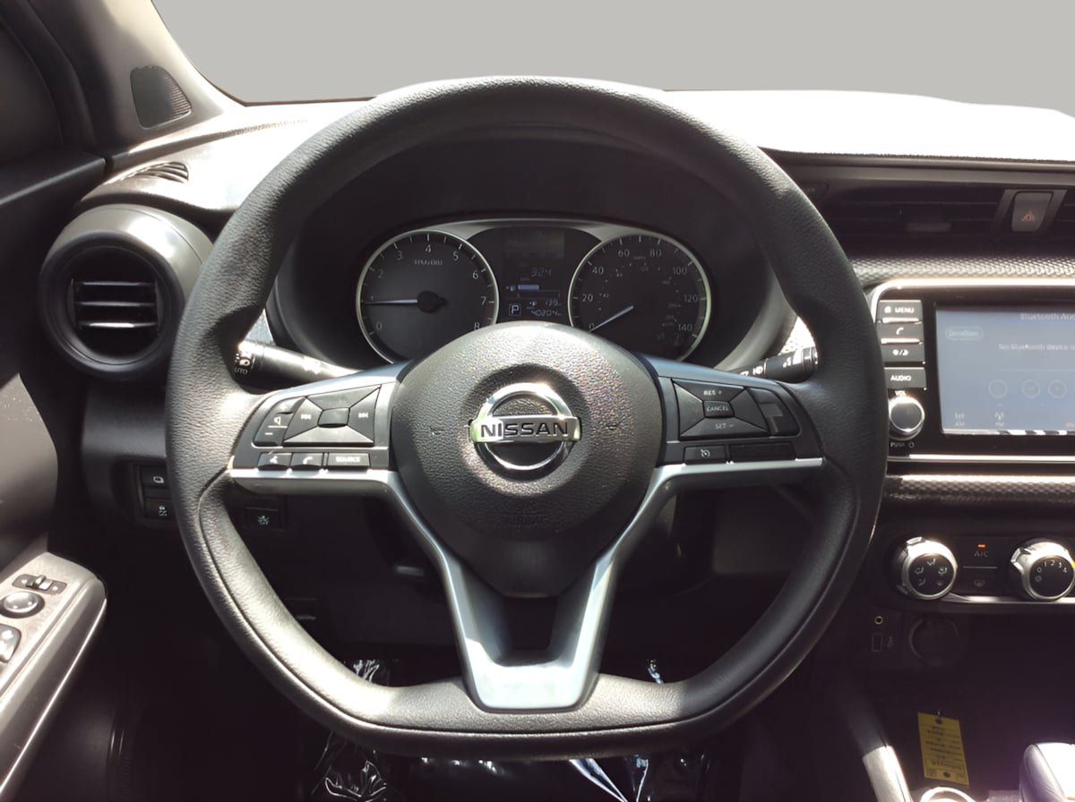 Used 2020 Nissan Kicks S FWD image 22