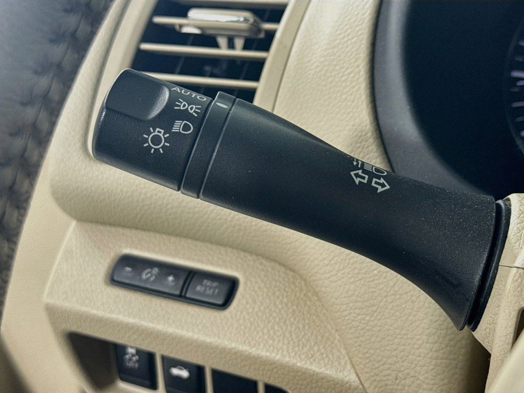 Used 2013 Nissan Altima 2.5 SV FWD image 13