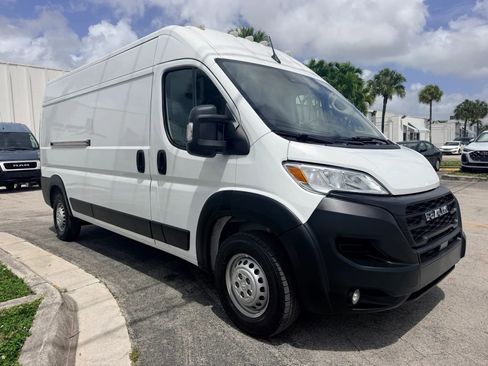 Used 2025 RAM ProMaster 2500 w/ Convenience Group image 1
