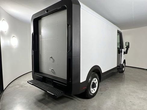Used 2024 Chevrolet Brightdrop 400 w/ Commercial Equipment Package AWD/4WD image 8