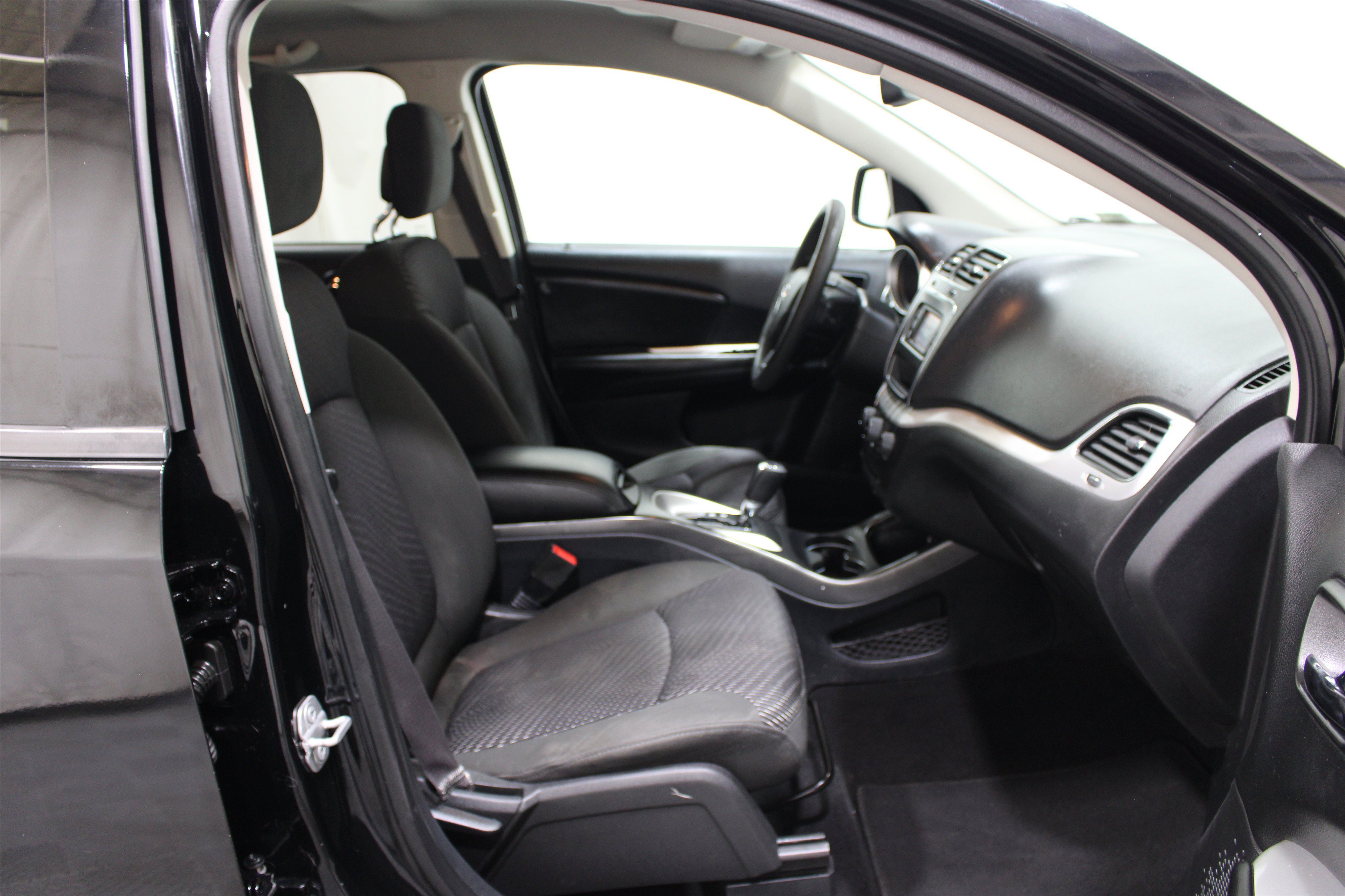 Used 2019 Dodge Journey SE FWD image 20