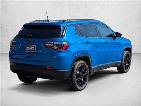Used 2025 Jeep Compass Latitude w/ Altitude Special Edition AWD/4WD image 5