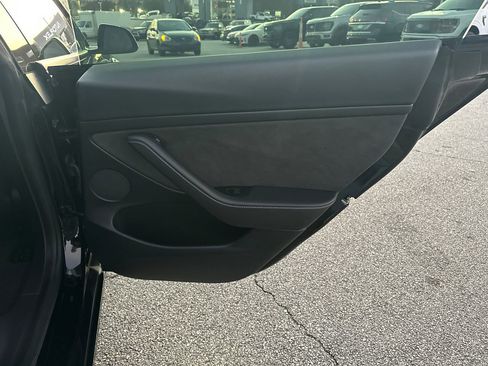 Used 2022 Tesla Model 3 Performance image 16