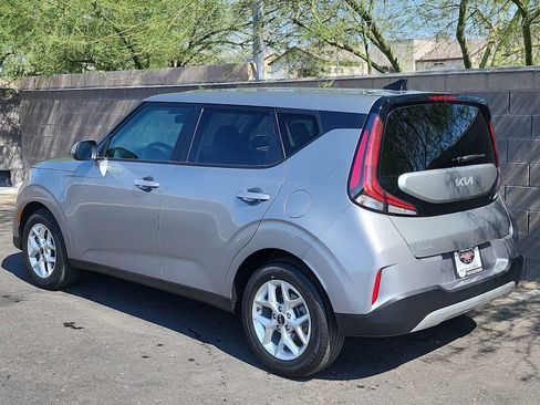 Used 2025 Kia Soul LX w/ LX Technology Package FWD image 6