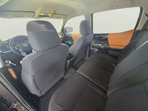 Used 2016 Toyota Tacoma SR5 RWD image 11