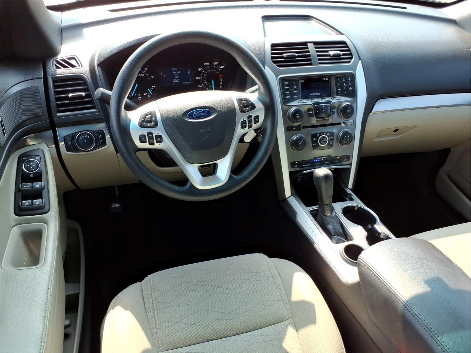 Used 2015 Ford Explorer FWD image 9