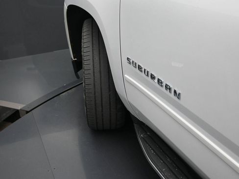 Used 2017 Chevrolet Suburban Premier image 5