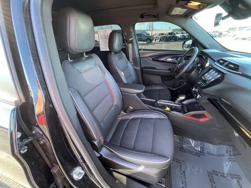 Used 2023 Chevrolet TrailBlazer RS w/ Sun and Liftgate Package image 12
