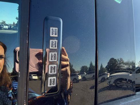 Used 2019 Ford F250 XLT w/ XLT Value Package image 41