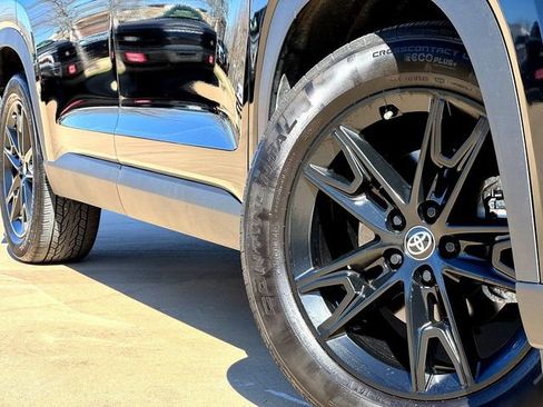 Used 2024 Toyota Grand Highlander Limited image 6