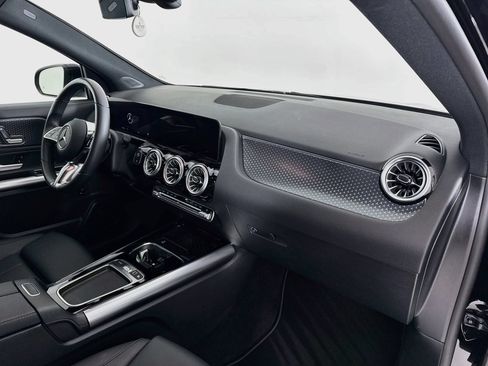 Certified 2025 Mercedes-Benz GLA 250 image 29