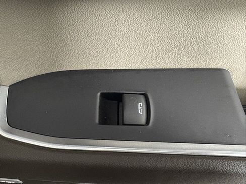 Used 2024 GMC Sierra 1500 SLT w/ SLT Premium Plus Package image 38