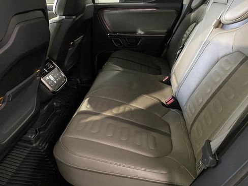 Used 2022 Rivian R1T Launch Edition image 11