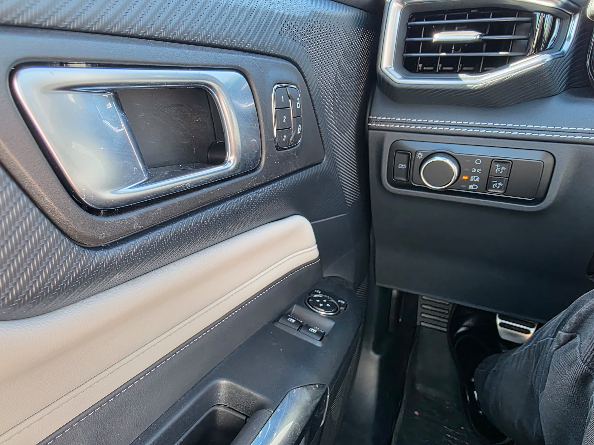 Used 2024 Ford Mustang GT Premium RWD image 16