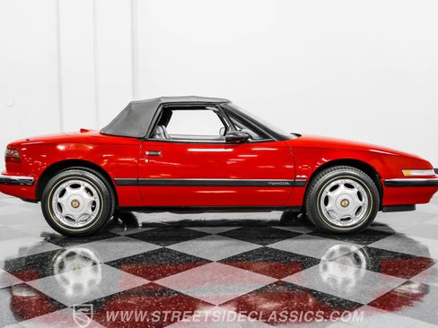 Used 1991 Buick Reatta Convertible image 12
