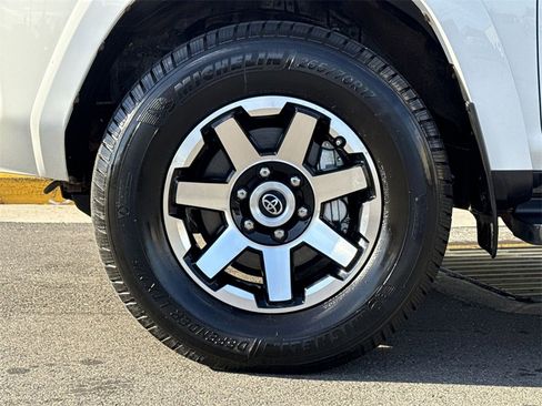 Used 2019 Toyota 4Runner TRD Off-Road Premium image 12