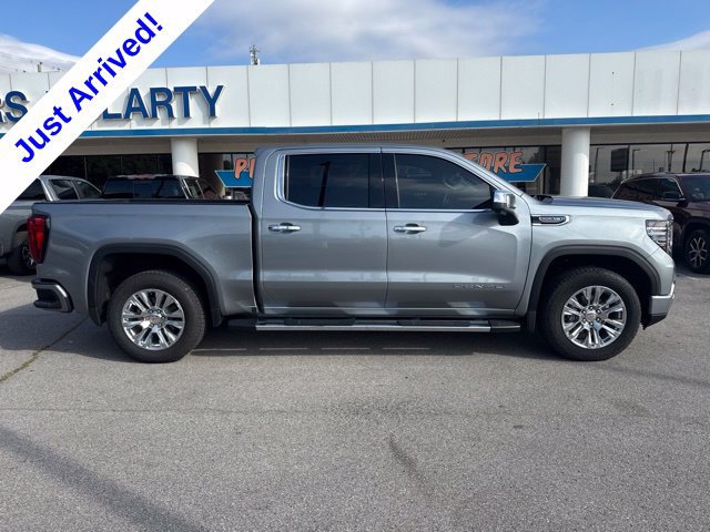 Used 2025 GMC Sierra 1500 Denali w/ Technology Package AWD/4WD image 2