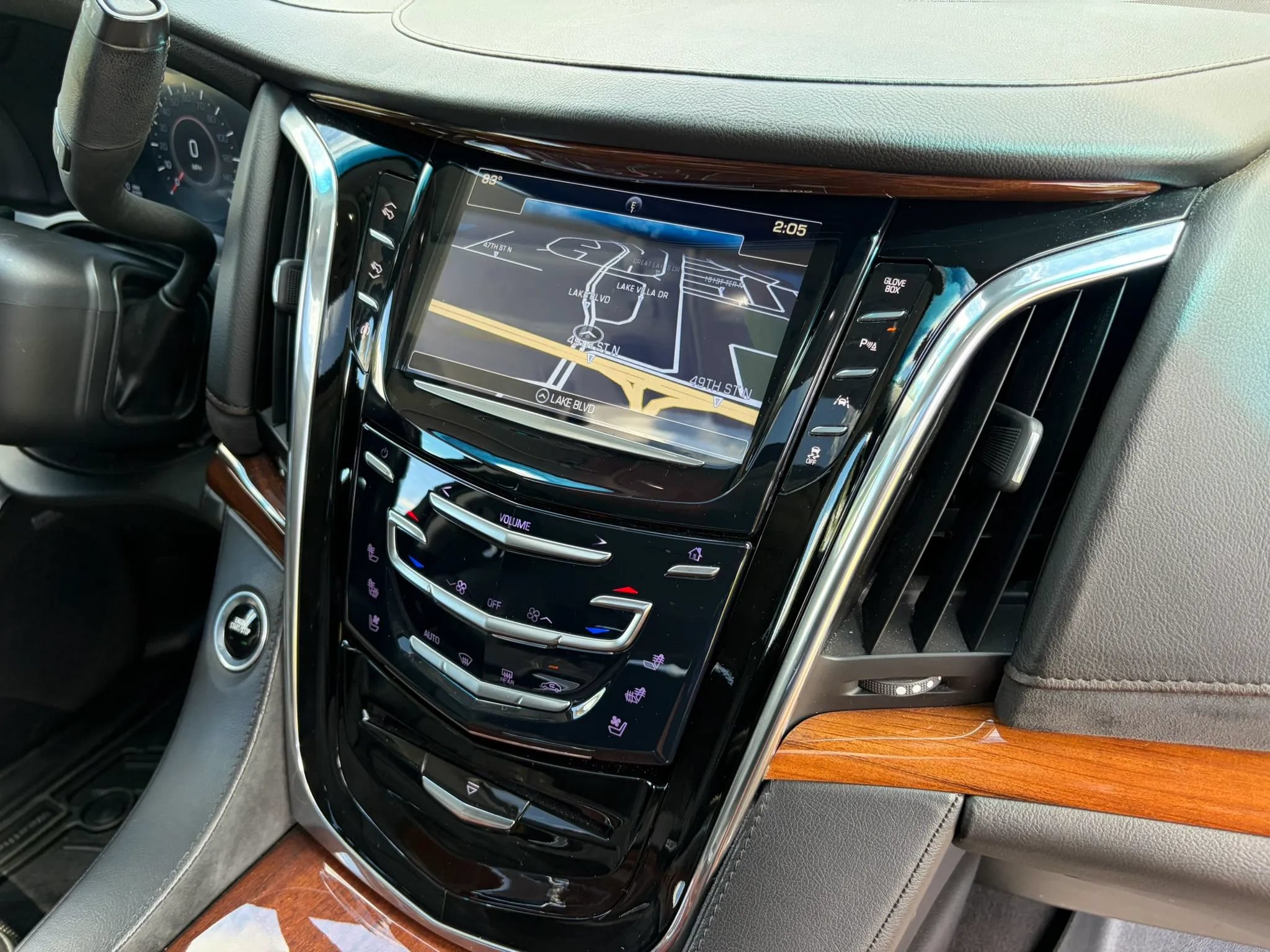 Used 2016 Cadillac Escalade Luxury RWD image 49
