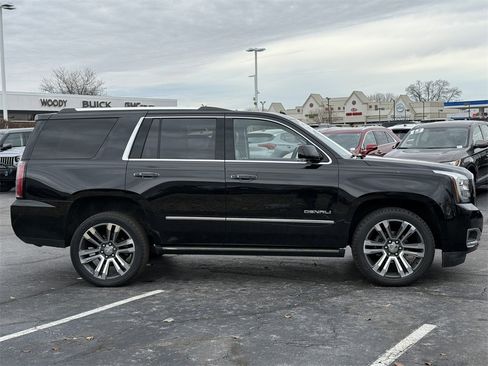 Used 2018 GMC Yukon Denali w/ Denali Ultimate Package image 9