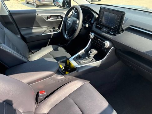 Used 2022 Toyota RAV4 XLE Premium AWD/4WD image 24