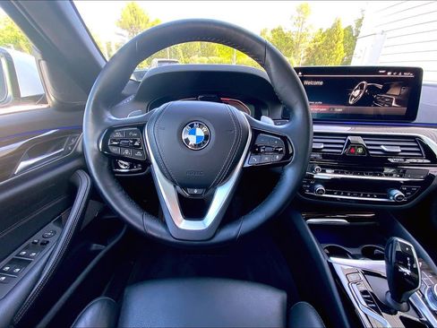 Used 2022 BMW 530i xDrive w/ Premium Package AWD/4WD image 11
