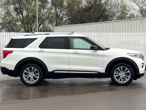 Used 2020 Ford Explorer Limited image 3