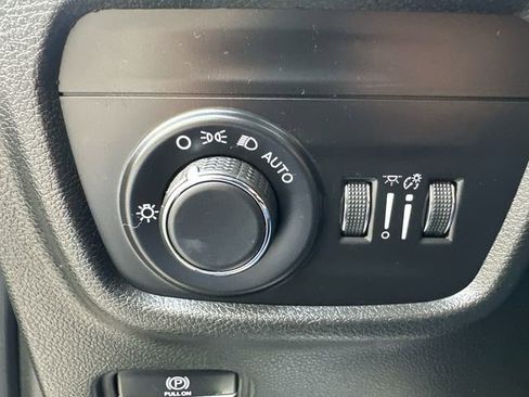 Used 2023 Jeep Grand Cherokee Laredo w/ Trailer Tow Prep Group (B) AWD/4WD image 34