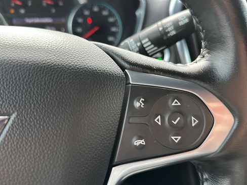 Used 2022 Chevrolet Traverse RS image 32