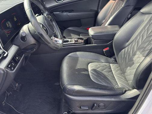 Used 2024 Kia Sportage X-Line w/ X-Line Premium Package AWD/4WD image 17