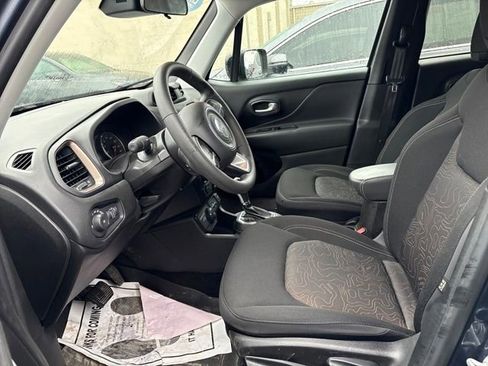 Used 2023 Jeep Renegade Latitude image 7