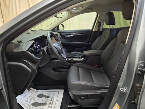 Used 2023 Buick Envision Essence AWD/4WD image 15