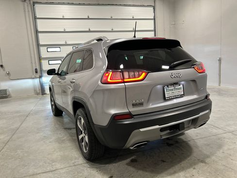 Used 2020 Jeep Cherokee Limited w/ Trailer Tow Group AWD/4WD image 8