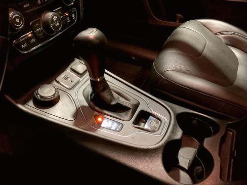 Used 2020 Jeep Cherokee Latitude Lux w/ Comfort/Convenience Group image 15