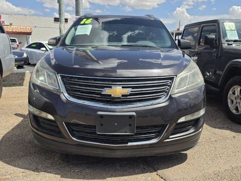Used 2016 Chevrolet Traverse LS FWD image 2